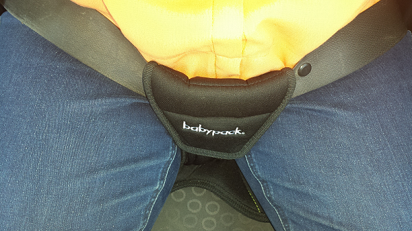 Cinturón seguridad embarazo babypack colocado en mí