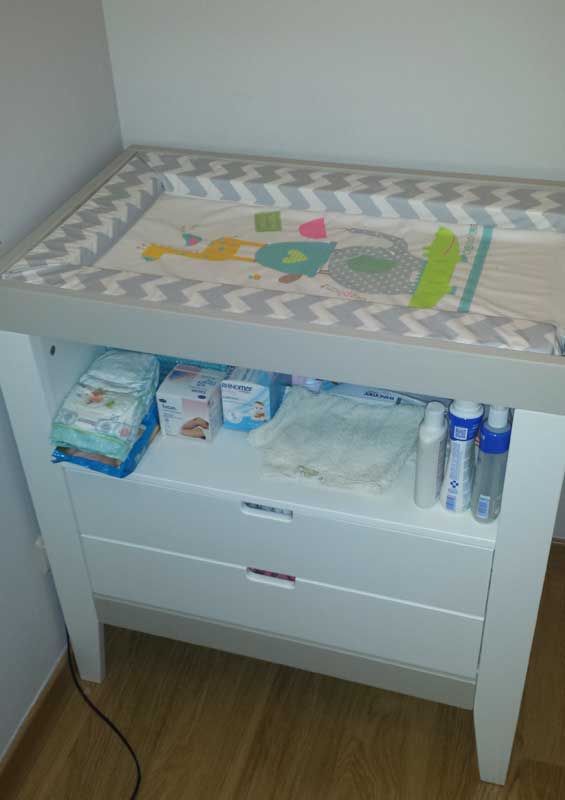 Mueble cambiador bebé en su habitación